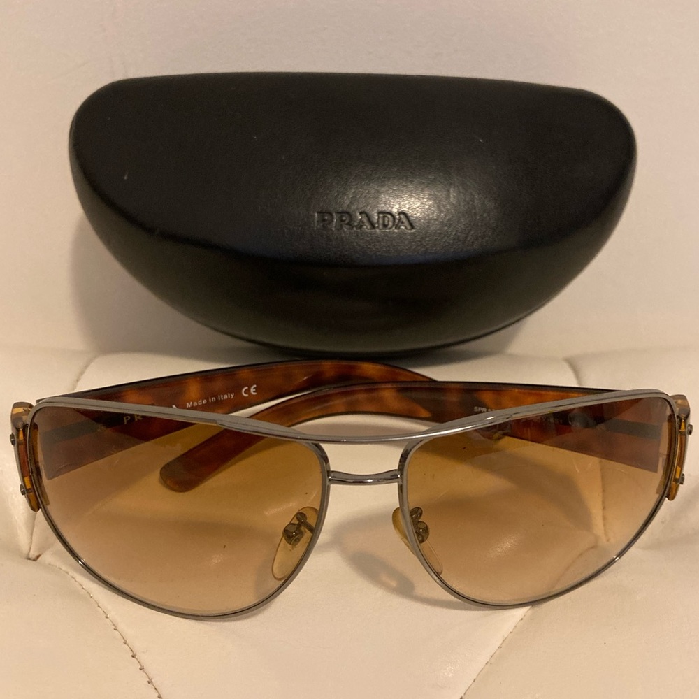 🔻🕶🔻AUTHENTIC PRADA SUNGLASSES🔻🕶🔻 - Picture 3 of 14